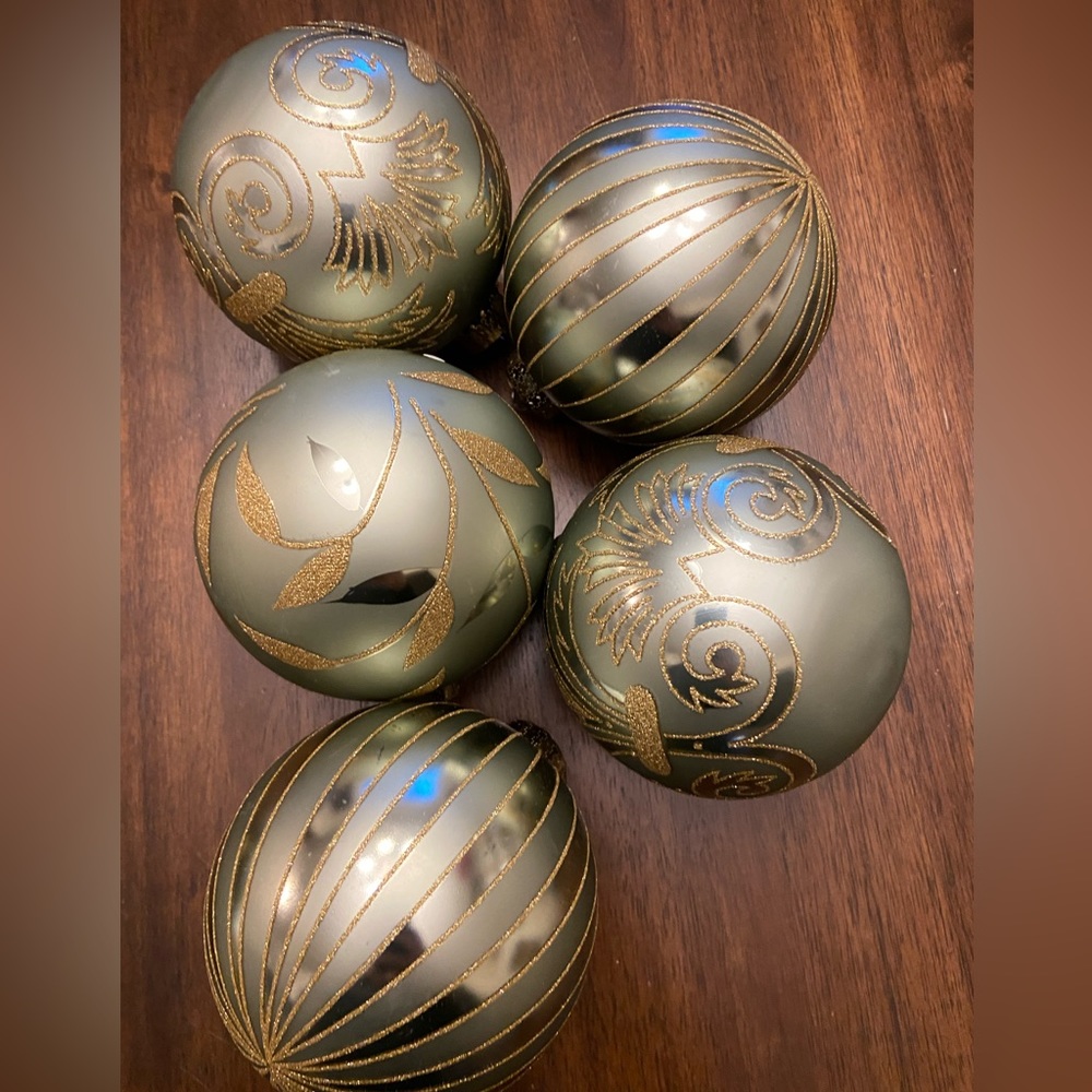 5 RETRO SATIN GLASS BALL CHRISTMAS ORNAMENTS GOLD FILIGREE GLITTER LARGE SIZE
